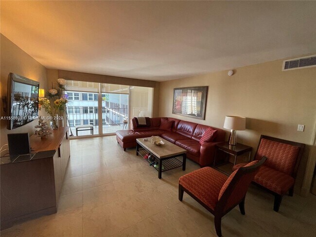 Foto del edificio - 2030 S Ocean Dr