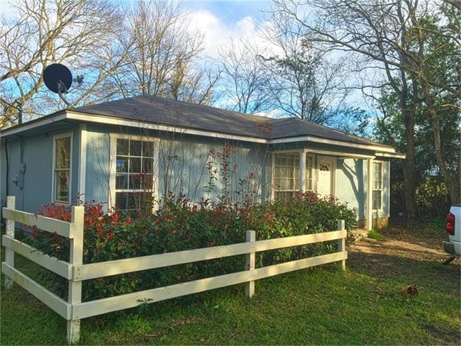 Building Photo - 18224 Bauer Rd