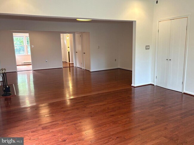 Foto del edificio - 326 Rock Spring Dr SW