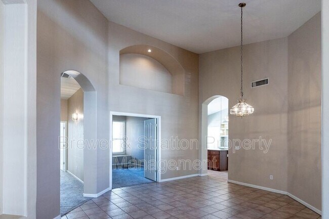 Building Photo - 5185 W Del Rio St