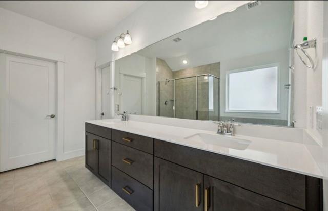 Foto del edificio - 3832 PENNINGTON Ave