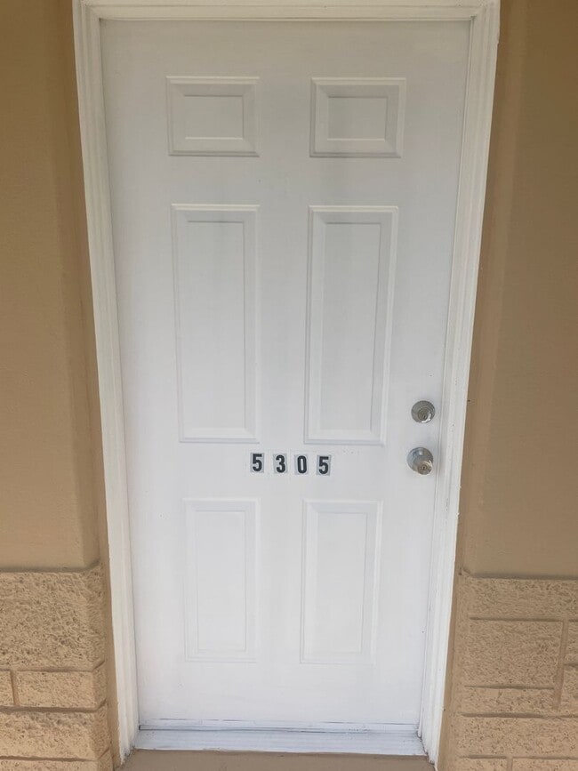 Foto del edificio - 5305 Avery Rd