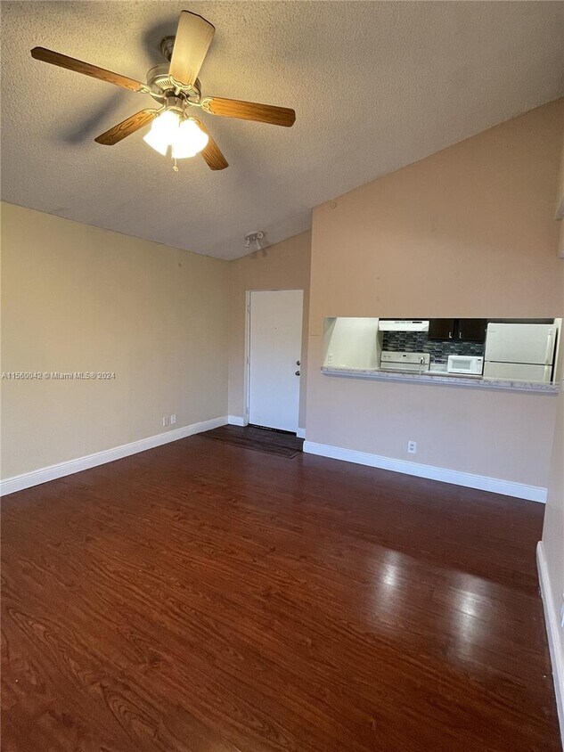 Foto principal - 5686 Rock Island Rd