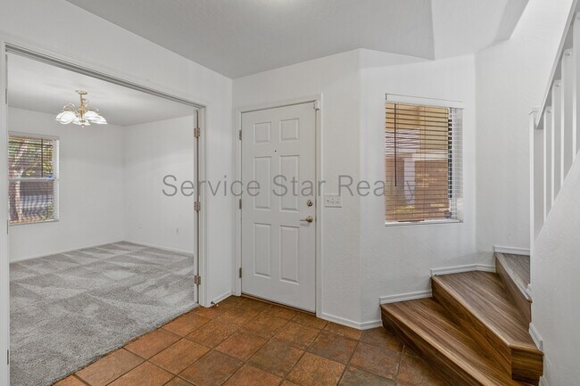 Building Photo - 7430 S 40th Ln