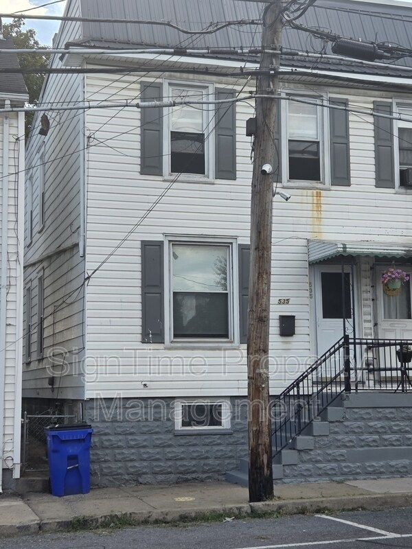 Foto principal - 535 Salem Ave