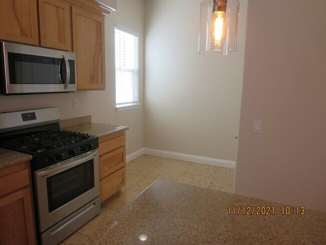 Building Photo - 3 bedroom in Santa Rosa CA 95409