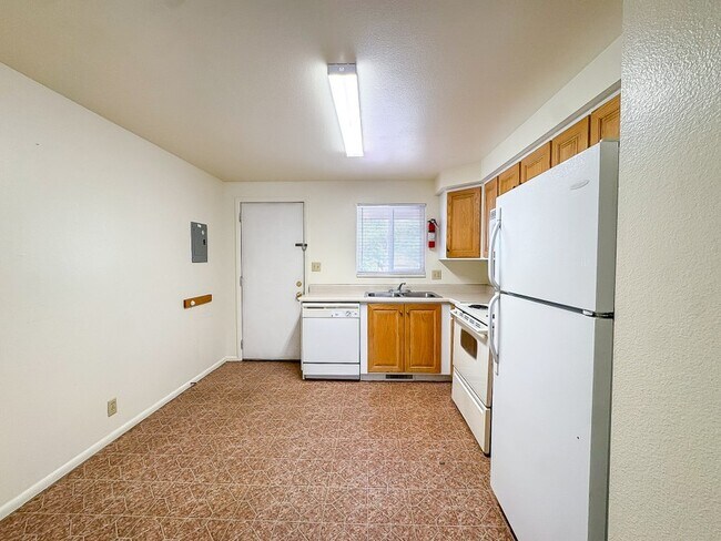 Building Photo - 1748 S 500 E