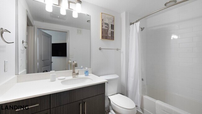 Building Photo - 1001 S Center St