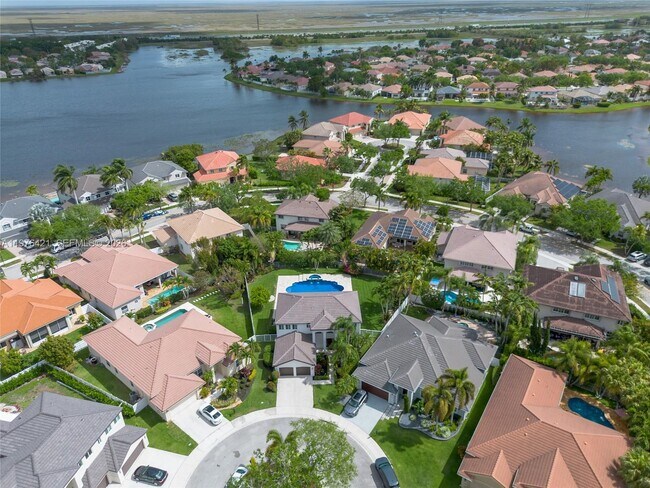 Foto del edificio - 1008 Highland Meadows Dr