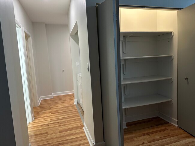 Building Photo - 3706 S King Dr