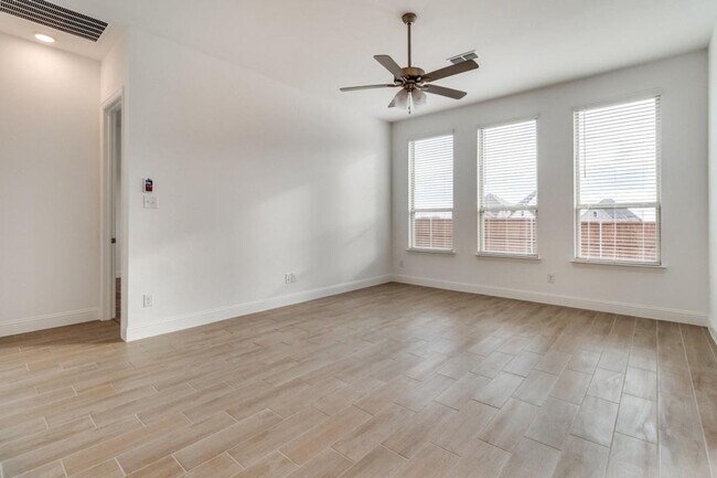 Foto del edificio - Brand New 3 Bed 2 Bath 2 car garage Home A...
