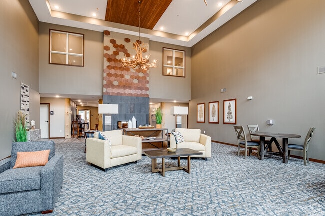 Lobby Lounge - The Overlook at Crystal Lake