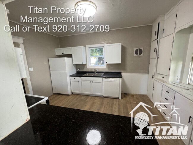 Foto del edificio - 712 Merritt Ave