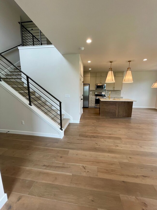 Building Photo - Exquisite Mountain View Townhouse in Heber!