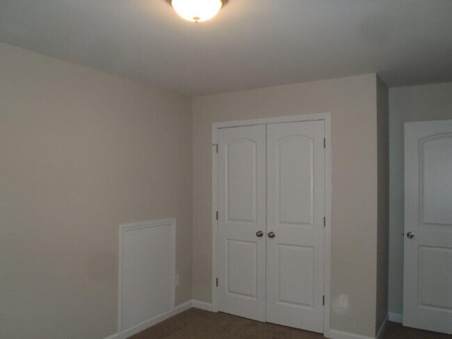 Foto del edificio - COMING SOON- MUST HAVE GOOD CREDIT!