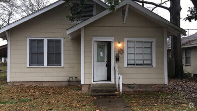 Building Photo - 202 Lazarre Ave