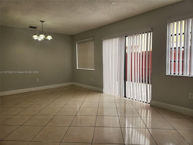 Foto del edificio - 1501 SW 122nd Ave