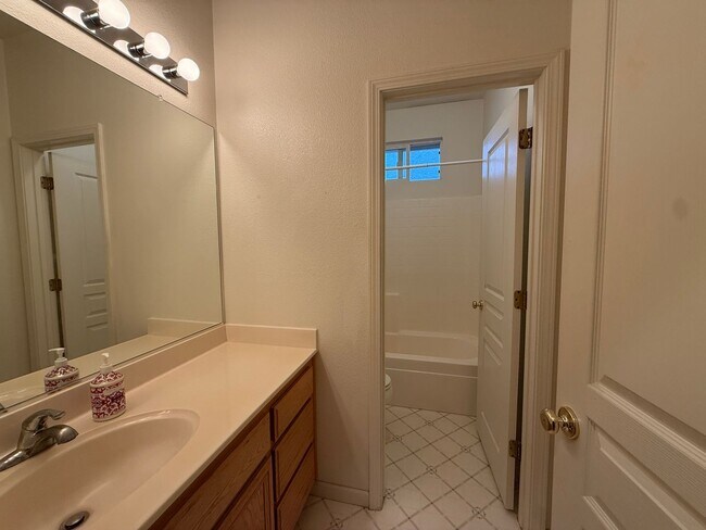 Building Photo - Luxurious Single Story in Gated Community