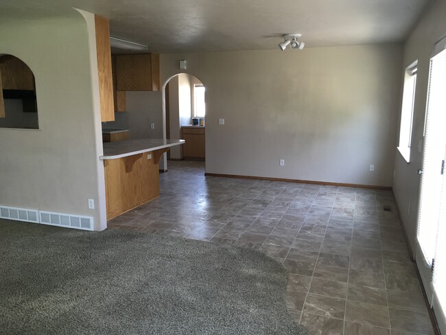 Diningroom - 2395 E 3000 N