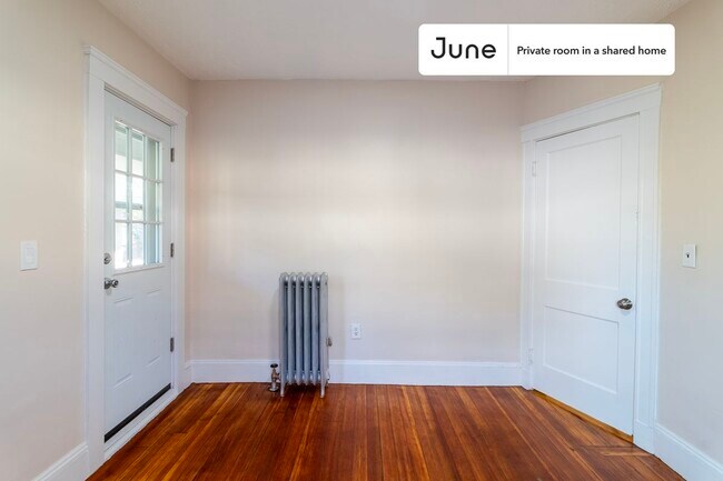 Building Photo - Room in Shared 6 bed/2 bath home in Allston