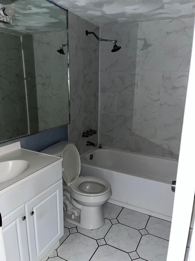 Foto del edificio - 3396 Foxcroft Rd