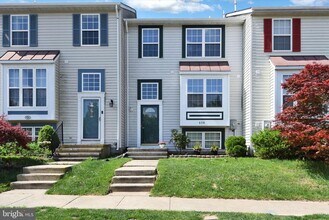 Building Photo - 658 Boxwood Dr
