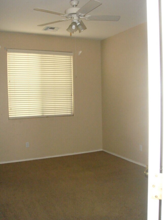 Building Photo - 5614 W Darrel Rd