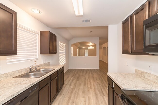 Building Photo - 24027 Avogadro Dr