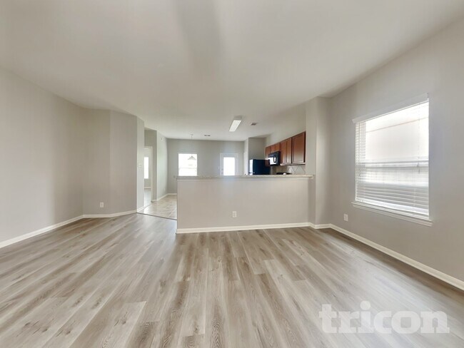 Foto del edificio - 6103 Coleus St