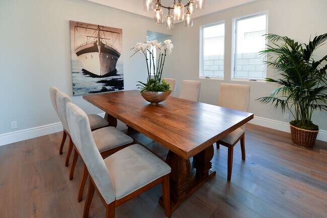 Foto del edificio - Newer Construction in Manhattan Beach Hill Section