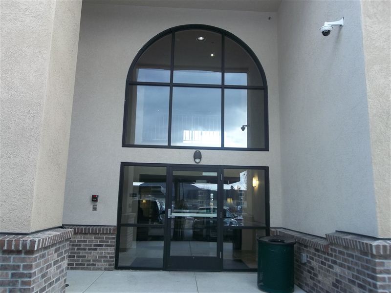 Primary Photo - 1800 Russell Way
