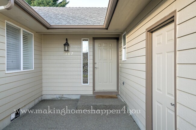 Building Photo - 1387 Orchardview Ave NW