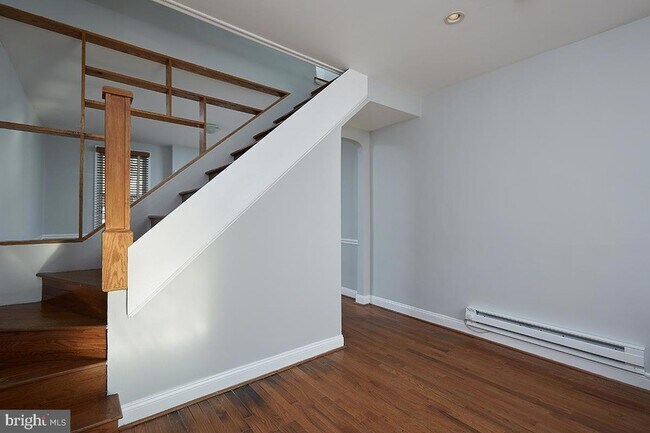 Foto del edificio - 964 Florida Ave NW