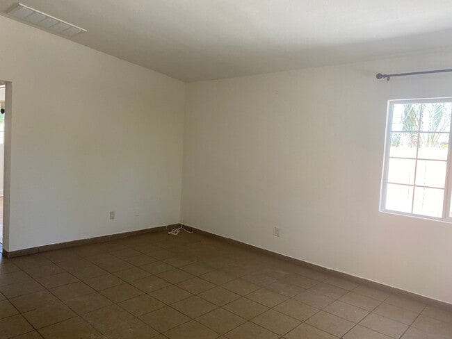 Living Room - 84184 Lingayan Ave