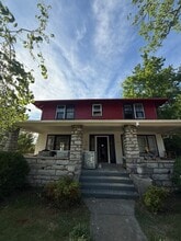 Building Photo - 1359 Park St