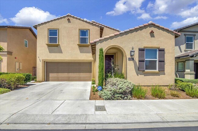 Building Photo - 811 Soulagiana Ct