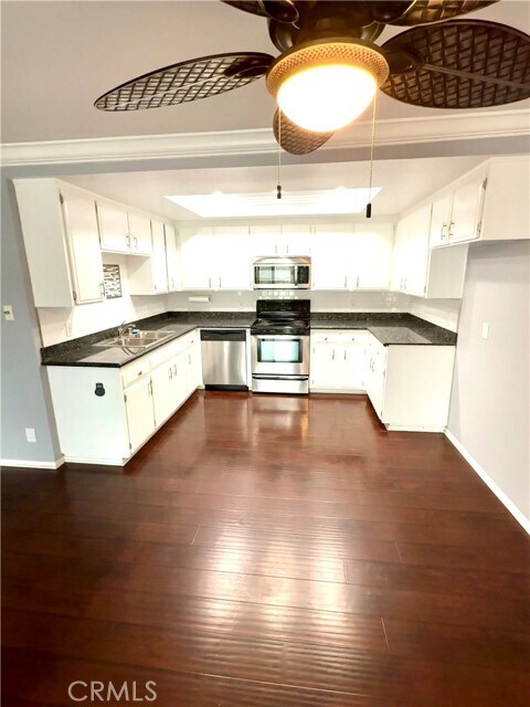 Foto del edificio - 1311 S Grand Ave