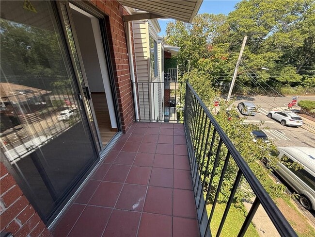 Foto del edificio - 2812 E 27th St