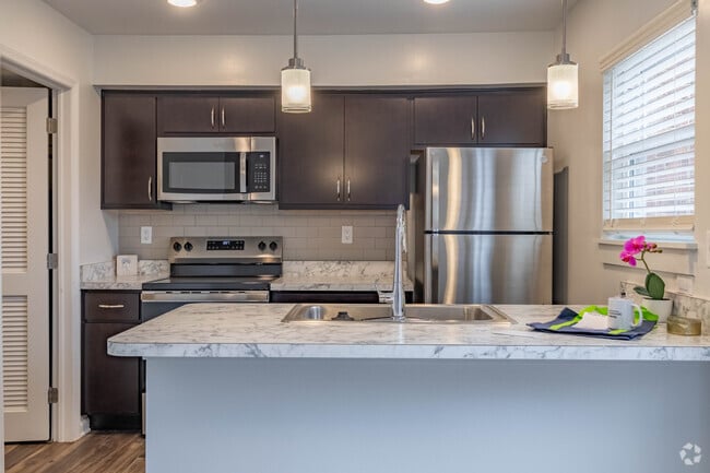 2BR, 2BA - 1100SF - Kitchen - North Park Townhomes