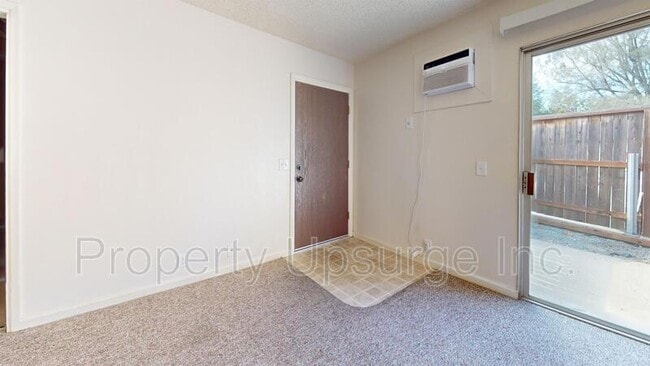 Building Photo - 2739 Gilmore Ln