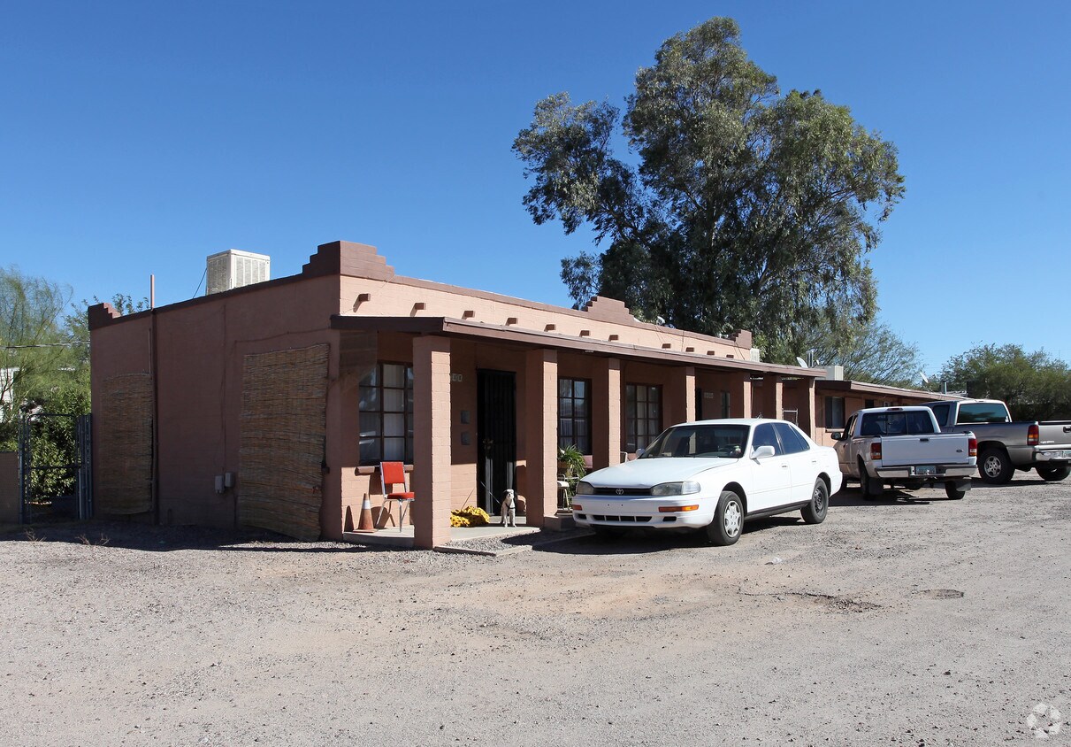 Primary Photo - 3040-3054 N Sparkman Blvd