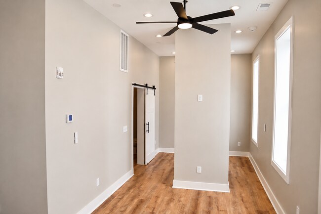 Foto del edificio - 128 N Water Ave