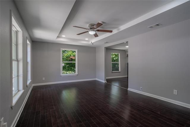 Foto del edificio - 1518 E Waco Ave