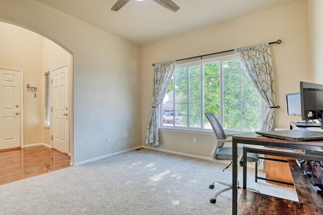 Photo - Spacious 5-Bedroom Home in Peyton with Off...