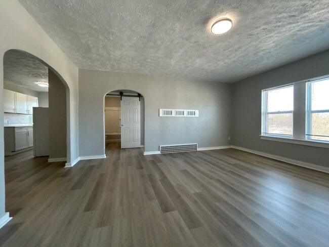 Interior Photo - 723 Ella St Beatrice, NE