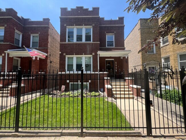 Building Photo - 1114 S Monitor Ave