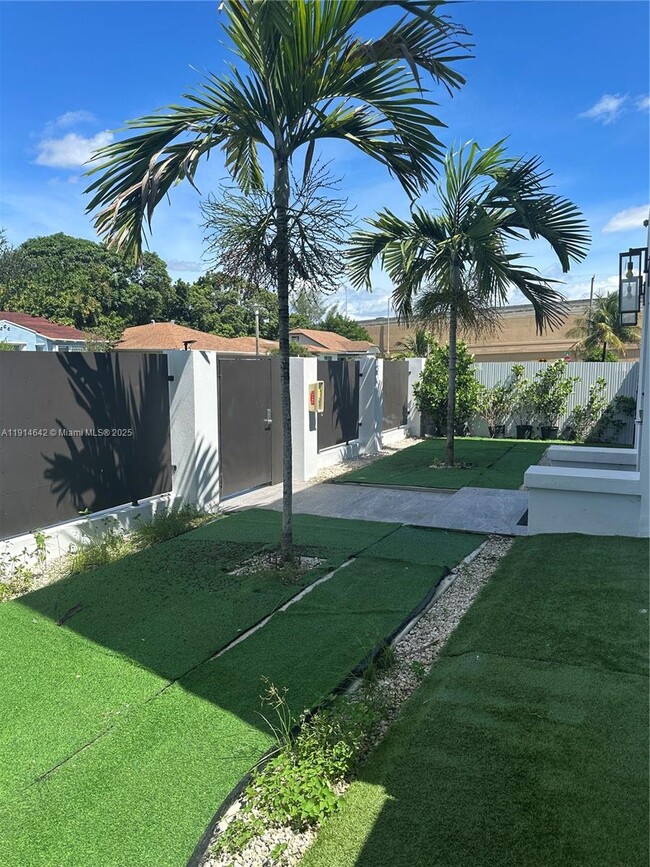 Building Photo - 676 NW 47th St