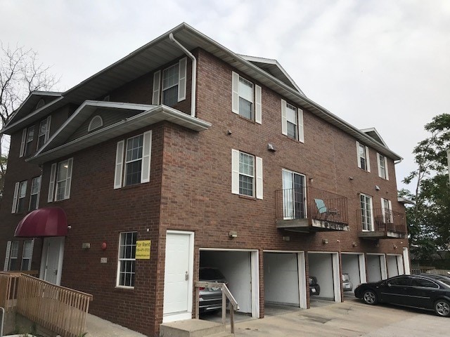 Building Photo - 219 E Harrison St