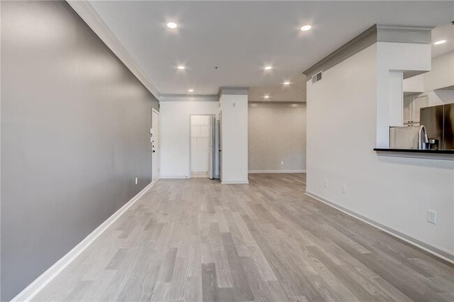 Foto del edificio - 200 Renaissance Pkwy NE
