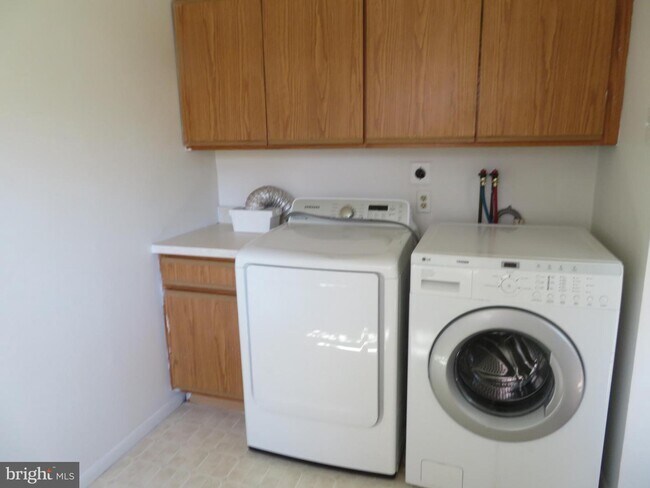 Foto del edificio - 424 Meadowview Ln